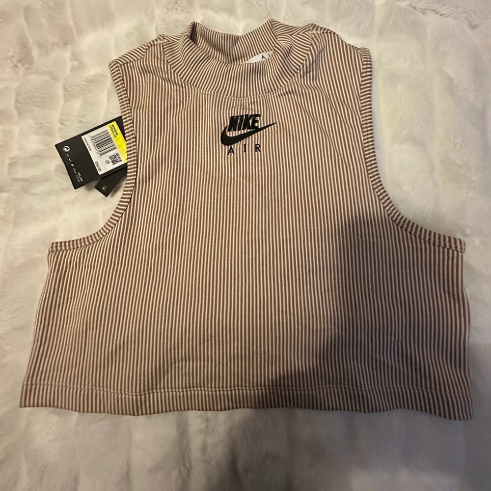 Nike sports top